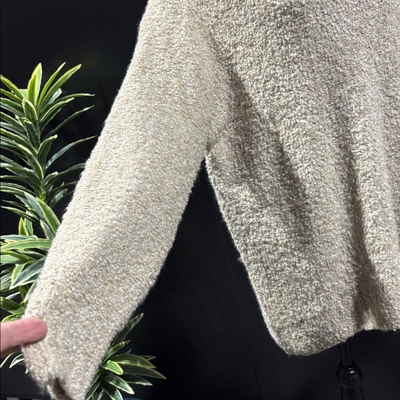 GAP Wool Blend Oversized Loose neck turtleneck,extended back hemline,soft/cozy - Picture 3 of 10